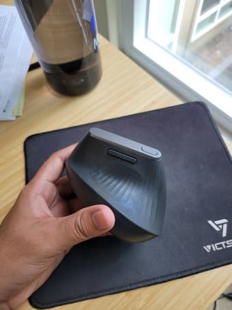 Logitech MX Vertical Wireless Mouse 2