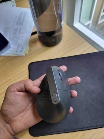 Logitech MX Vertical Wireless Mouse 3