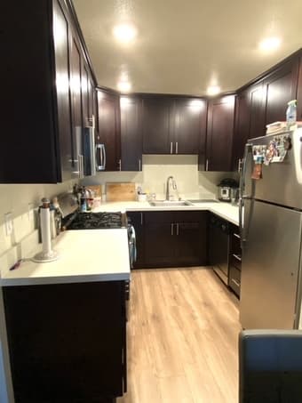 Stylish/furnished/1 bed-1bath unit with AC / all utilities included 4