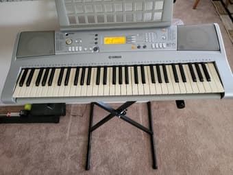 Yamaha Electronic Portable Keyboard 1