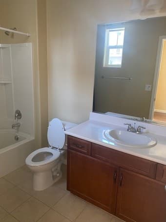 1b1b suite at Fremont, price all included 3