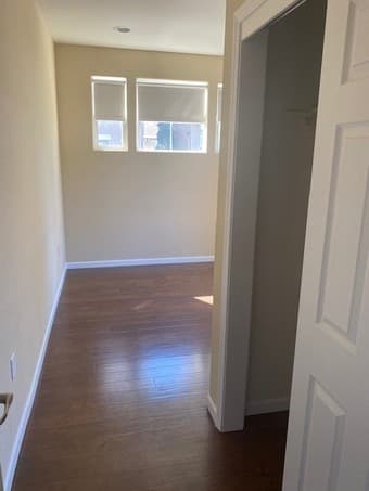 1b1b suite at Fremont, price all included 4