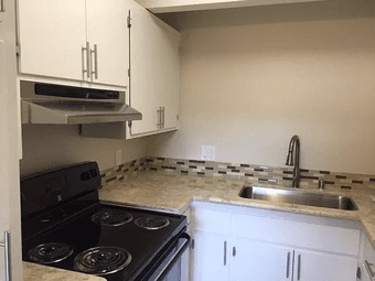 FOR RENT: Spacious 1-bed 1-bath in a very safe community (Sunnyvale) 3