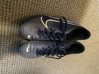 Soccer cleat 10.5M 1