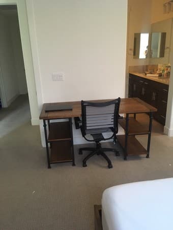 Need housemate for master bedroom w/ private bathroom + walk-in 4