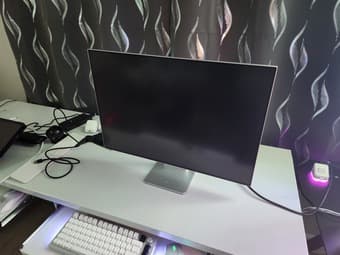 Huawei MateView 28.2 4K+ Monitor 1