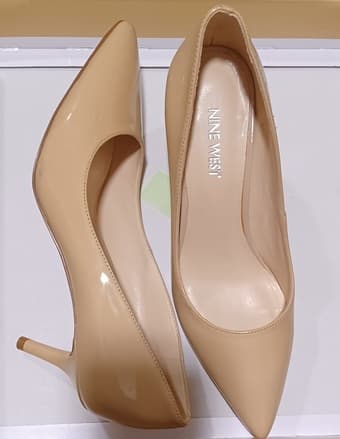 Women shoes, size 7, high hell 1