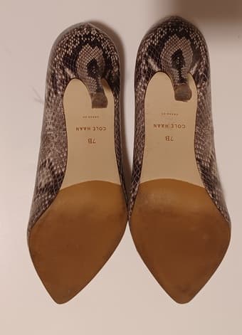 Women shoes, size 7, high hell 4