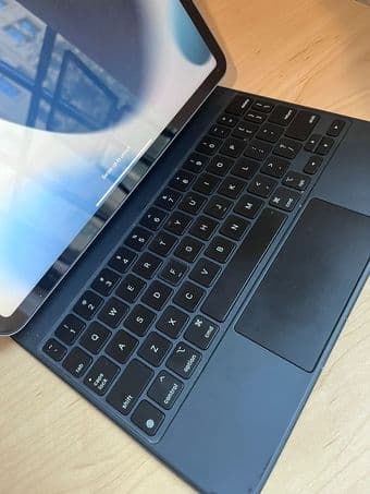 iPad Air (4th Generation) WiFi + Smart Keyboard + iPad Pencil 3