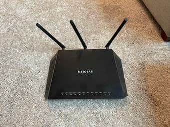 NETGEAR R6700v3 Smart Wifi Router 1