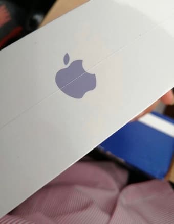 NEW 2022 Apple iPad Air 256GB 10.9 inch WiFi Blue 2