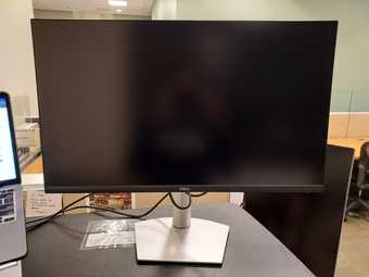 Selling a monitor - Model: Dell 27 4K UHD Monitor - S2721QS 2