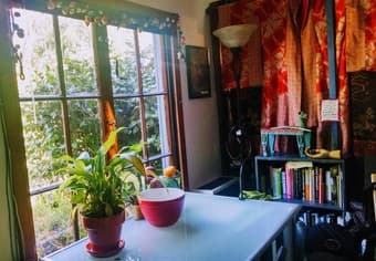 Small and Lovely 1906 Berkeley Garden Cottage for Jan. 1 3