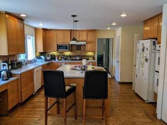 Large bedroom in Palo Alto Home for Dec. 1 (palo alto) 3