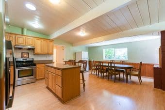Bedroom in a Shared House in Palo Alto 4