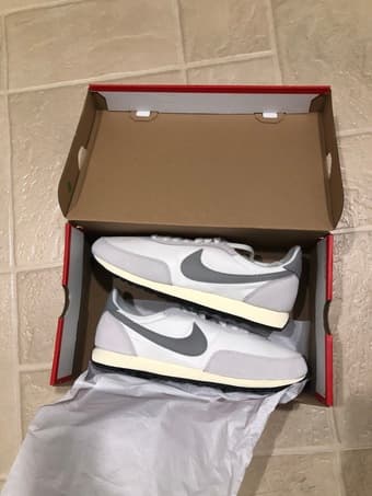 New Men's Size 10 Nike Waffle Trainer 2 SE- White, Yellow, Gray 1