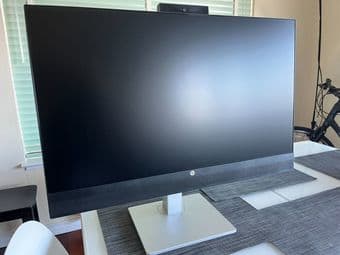 HP M27 Webcam Monitor 1