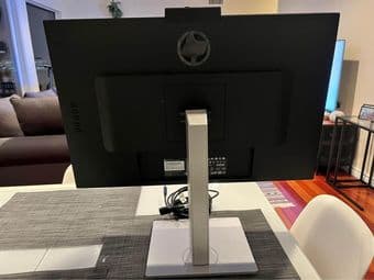 HP M27 Webcam Monitor 2