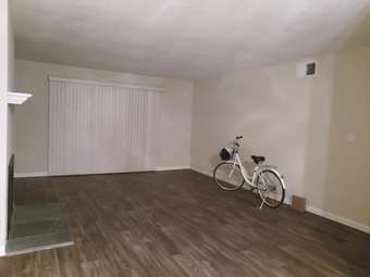 斯坦福附近2B2B公寓客厅出租 1