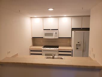 Campus 2Bed2Bath Condo for rent $3400 4