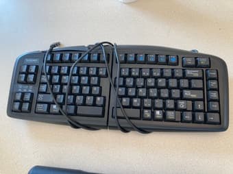 goldtouch v2 adjustable keyboard 1