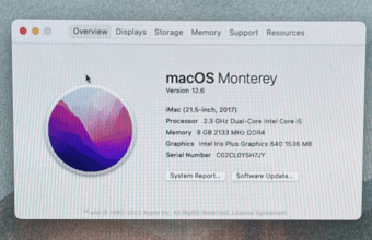 iMac 21.5 inch model 2017 (bought in 2020) - like new 3