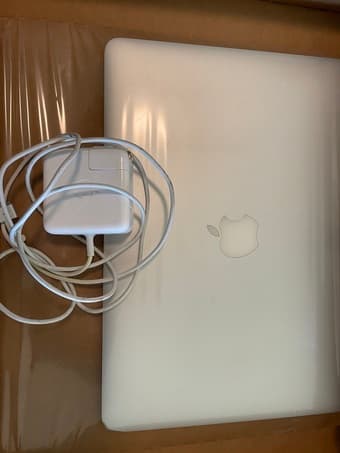 2017 Apple MacBook Air 1