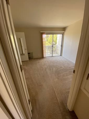 1b/1b in 2b/2b duplex condo, 2mile from campus, until August 3