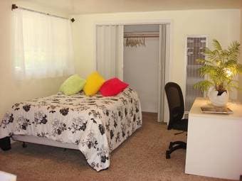 large room to rent 2