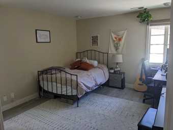 Spacious room in beautiful Palo Alto house, starting Jan. 1 1
