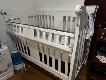 Large wood white baby crib - free 1