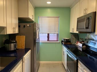 Furnished Palo Alto master bedroom next to bus/shuttle available NOW 4