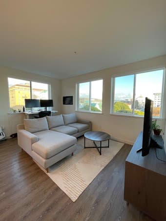 Single bedroom in 2BR 2BA luxury apartment in Downtown Oakland 1