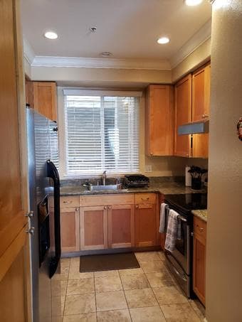 2BR/2BA In-unit laundry Fully Furnished Condo Available Now 1