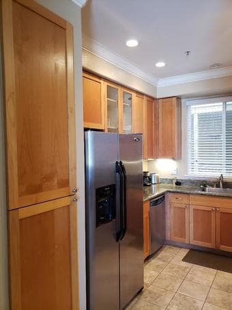 2BR/2BA In-unit laundry Fully Furnished Condo Available Now 2