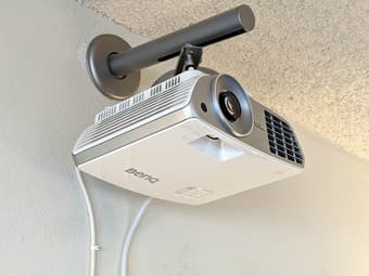 BenQ W1060 DLP home theater projector, full HD 3