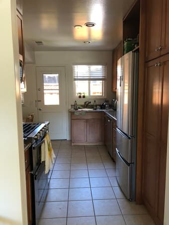 Spacious 1bd Menlo Park apt w/ parking space Jan - June [unfurnished] 3