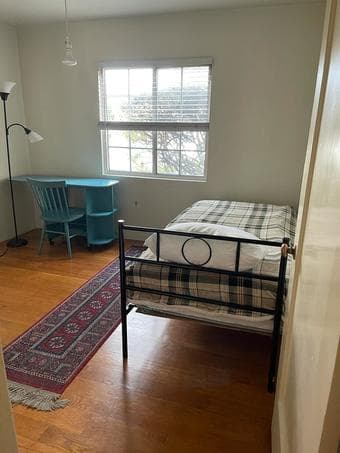 Room in nice location in Redwood City 1