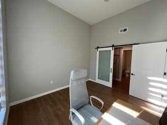 Bedroom w/ Ensuite in New & Spacious Apartment – Avail. Early Feb 1