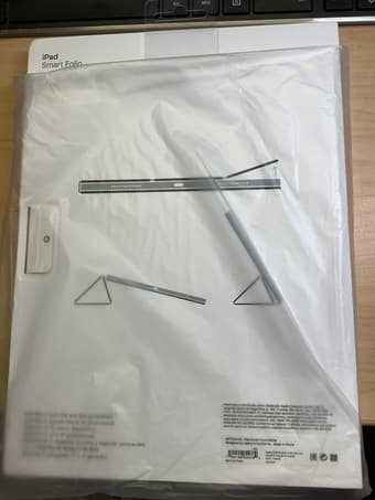 New Apple iPad Smart Folio for iPad Pro 11-inch White 2