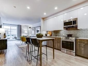 looking for roommates for 2b2b Luxury apartment in Mountain View 3