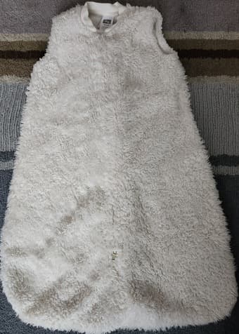 HB brand sleepsack used 10-18lbs 0-6mo 1