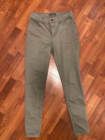 BRAND NEW Olive Green Women's Jeans by Lee 4
