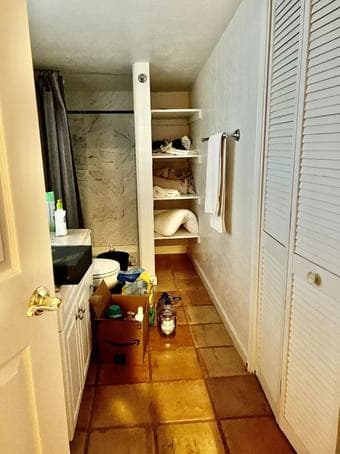 1B1B 10mins driving from Stanford 4