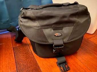 Lowepro DSLR Camera Bag 1