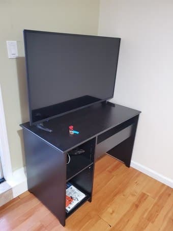 Furnished studio with free Wi-Fi, 3 miles to campus 2