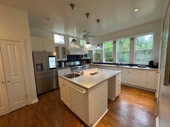 Private room in beautifully furnished downtown Palo Alto home 2