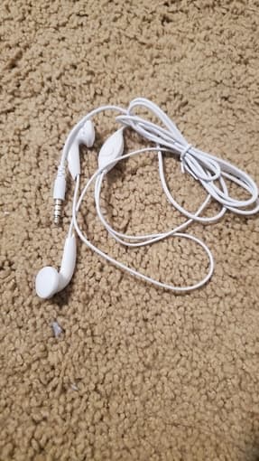 Earbuds with headphone jack 1