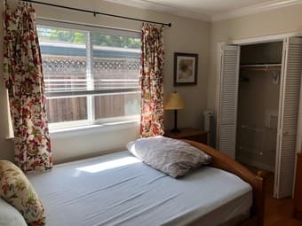 Private Bathroom, Furnished Room 2