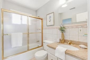 Furnished 2 Bed/ 1 private attached bathroom @ Menlo-available 2/16/23 3